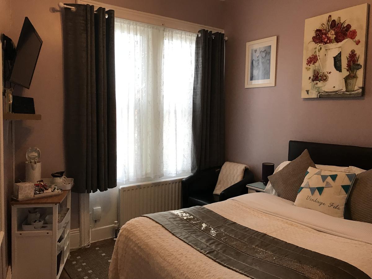 Lighthouse Guest House Вітлі-Бей Екстер'єр фото